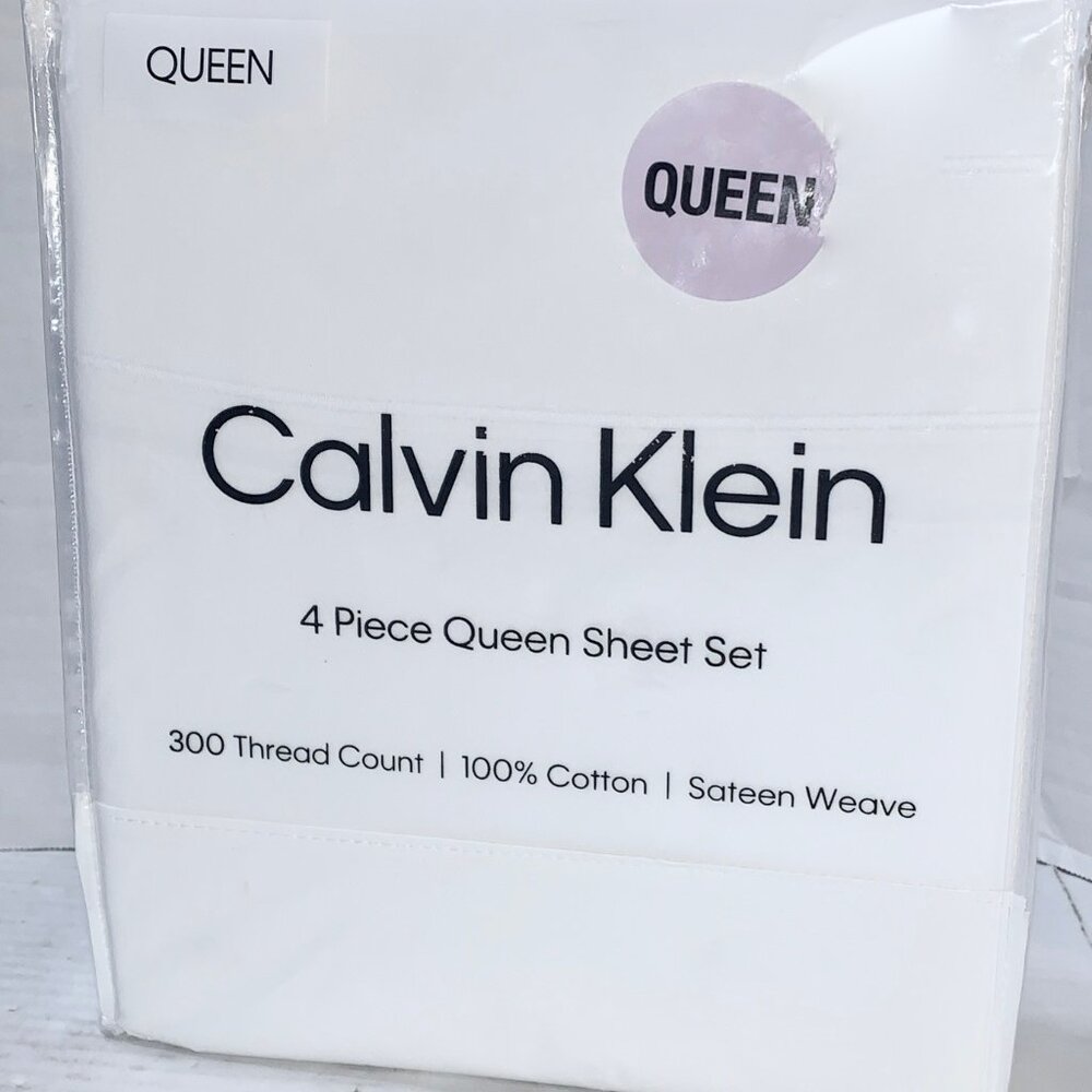 Calvin Klein White Sateen Weave Queen Size Cotton Sheet Set     300 Thread Count